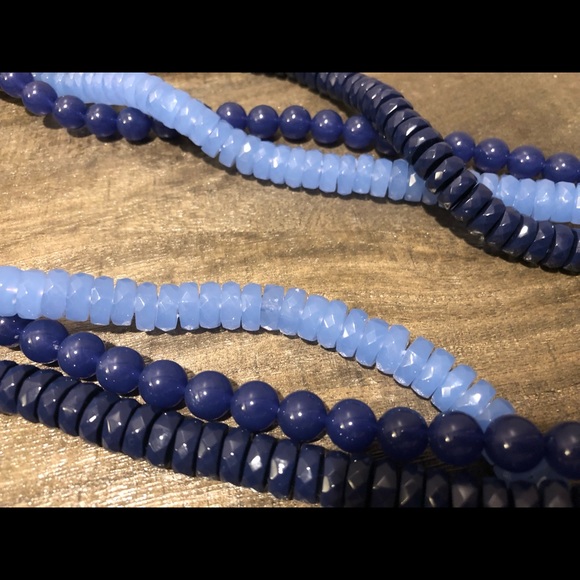 Blue tie-strand statement necklace - Picture 3 of 5